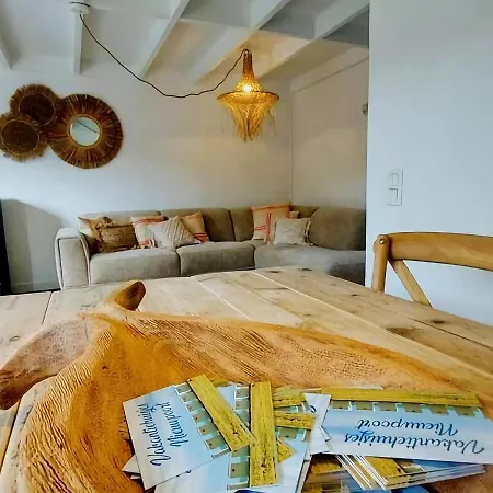 Cozy Holiday In With Swimming Pool *